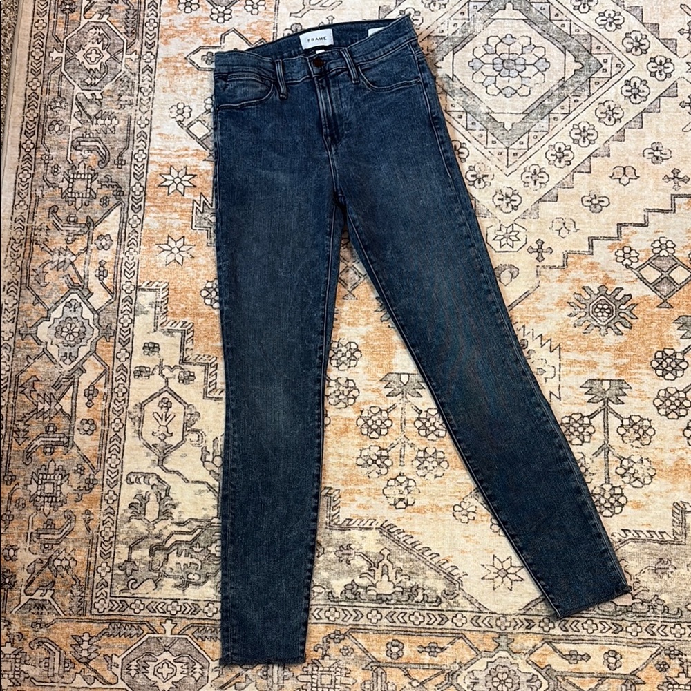 FRAME 26 Le High Skinny mineral wash raw hem cropped jeans